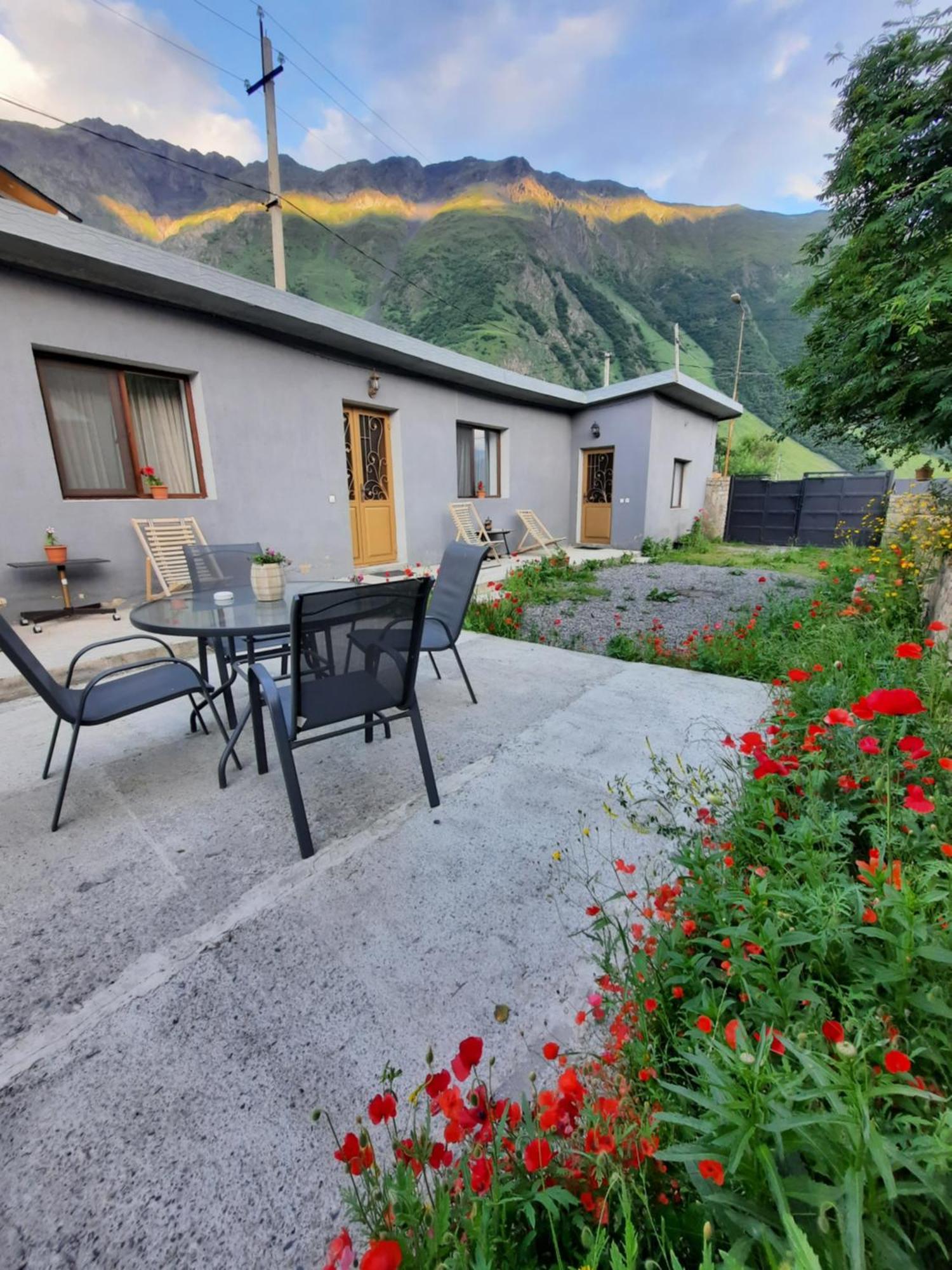 Apartments Gio-Nika Kazbegi Esterno foto